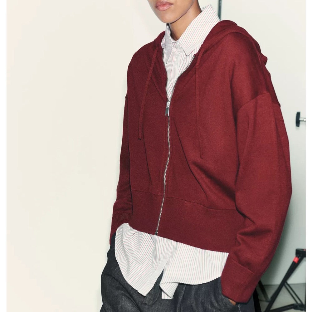 Zara NWT Women's Burgundy Zip-Up Hoodie Sweater – Minimalist Cozy Capsule NWT